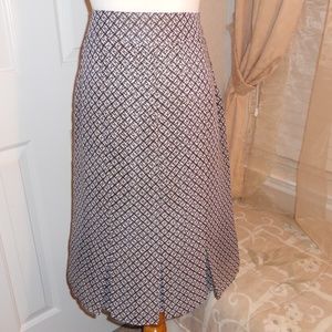 🌹 Black and white pleated skirt